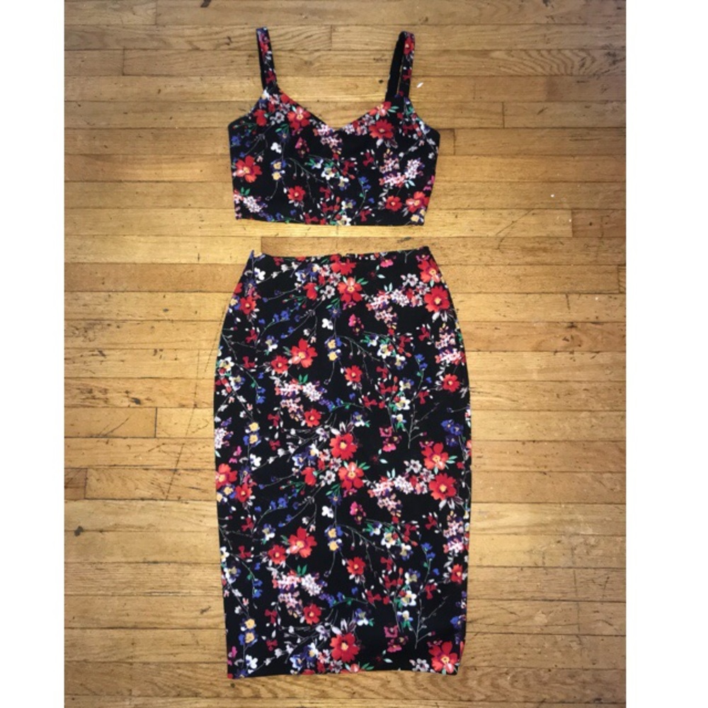 Express crop and skirt set